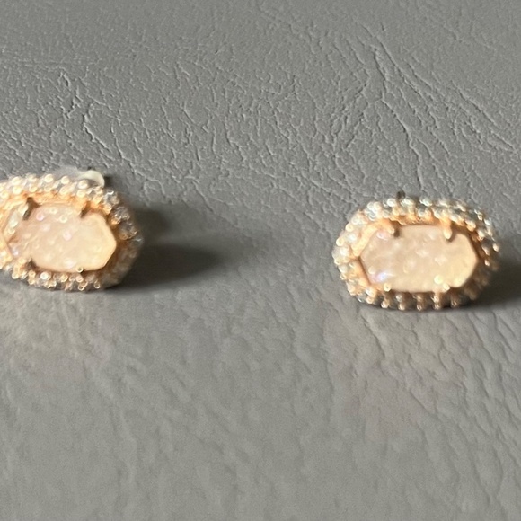 Kendra Scott rose gold earrings - Picture 3 of 3